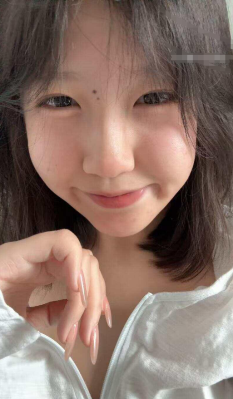 抖音我是书笔岛遇日常30V11P：书是阅读，笔是书写，这个女孩把文艺和记录揉在了一起-专属圈
